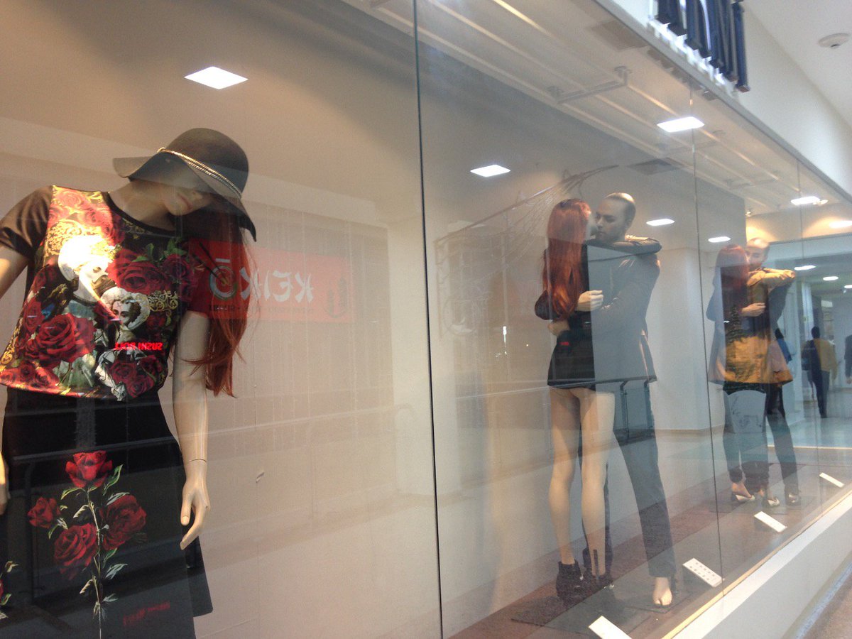 Nat2PF's tweet photo. Forever Alone -> FASHION PRO LEVEL #ForeverAlone #FashionFriday #Bogota https://t.co/L4HaI4S3OV