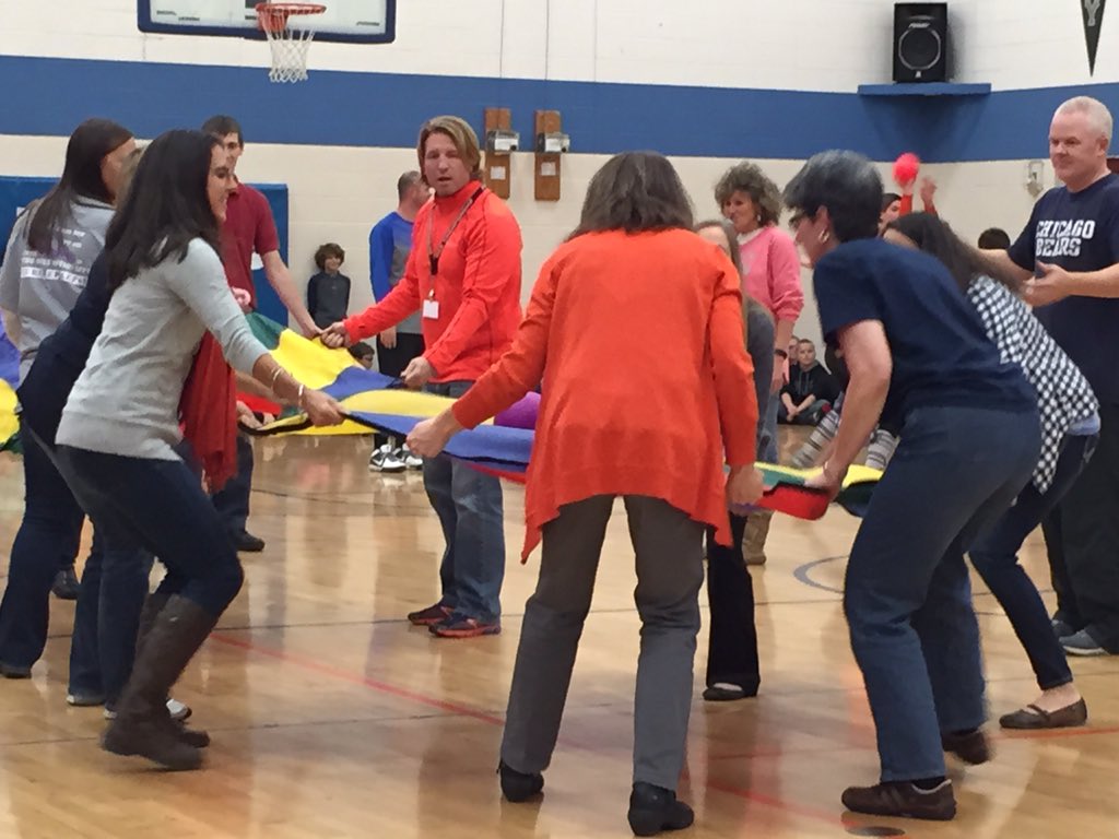 kpow100's tweet photo. HBMS Celebration Assembly!! #awesome #schoolpride @HBMBears @CrystalLakeSD47 https://t.co/SiApm8n70e
