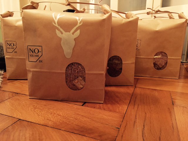 PostSquare's tweet photo. #xMas@#NoSquare, we prepare our nice #NoSquare #triangleScarvs https://t.co/9OpqatVZkR
