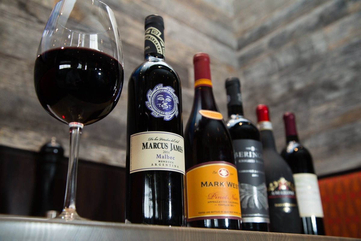 MilestonesCa's tweet photo. We believe in perfect pairings. Ask us what pairs best with your dish tonight. #wine #Friday https://t.co/FspuGxSqnZ https://t.co/CqoBIZj3UL
