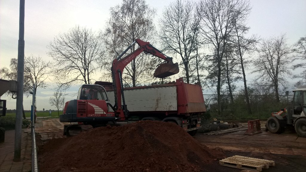 DeEemslag's tweet photo. Volgende stap afvoer gravel https://t.co/07jNpyDHwA