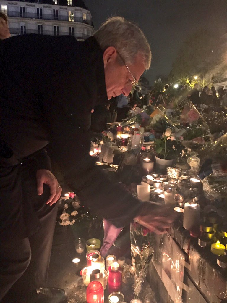 claudebartolone's tweet photo. Depuis 7 jours, la France, la Marseillaise aux lèvres, chante la liberté. #21h20 #MainDansLaMain #NousSommesUnis https://t.co/wT6OkMw40x