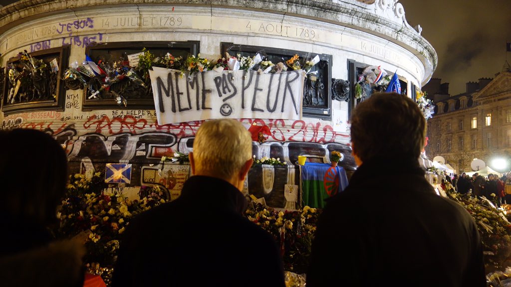 claudebartolone's tweet photo. Depuis 7 jours, la France, la Marseillaise aux lèvres, chante la liberté. #21h20 #MainDansLaMain #NousSommesUnis https://t.co/wT6OkMw40x