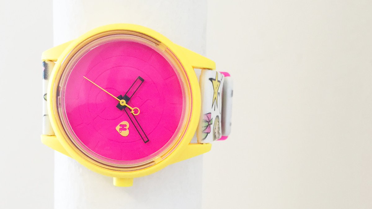 smileqandq's tweet photo. Did you know that our watches are #solarpowered and #waterresistant? https://t.co/2AOqcaKFvF https://t.co/gsWpE0Fkuu