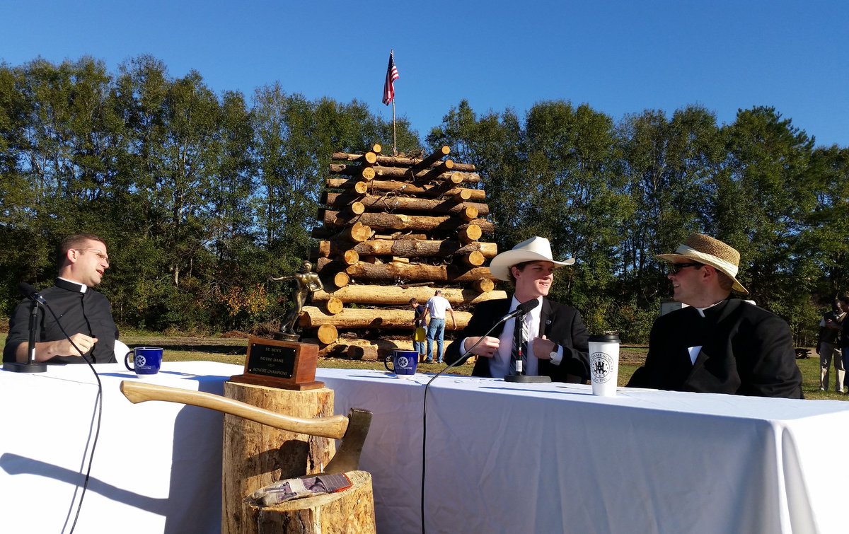 NDS_NOLA's tweet photo. BONFIRE 2015 - Live coverage starts NOW! here :  https://t.co/sh2xJ5RAwE #bonfireweek #NotreDameSeminary @NDS_NOLA https://t.co/IeY0VbJLMp