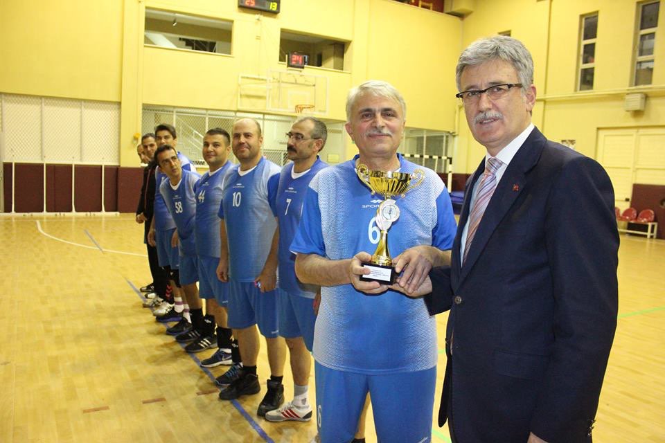 24 Kasım Öğretmenler Haftası Münasebetiyle Düzenlenen Voleybol Turnuvasının Ödül Törenini Gerçekleştirdik.