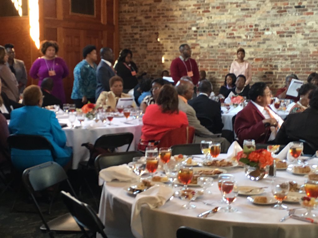 PurseBaby's tweet photo. @ClaflinUniv1869 - #CUHC2k15 @IvySpeaker @marcusburgess35 - Images of Success and Leadership Giving -#Lealandloyal https://t.co/KHRD32uaeE
