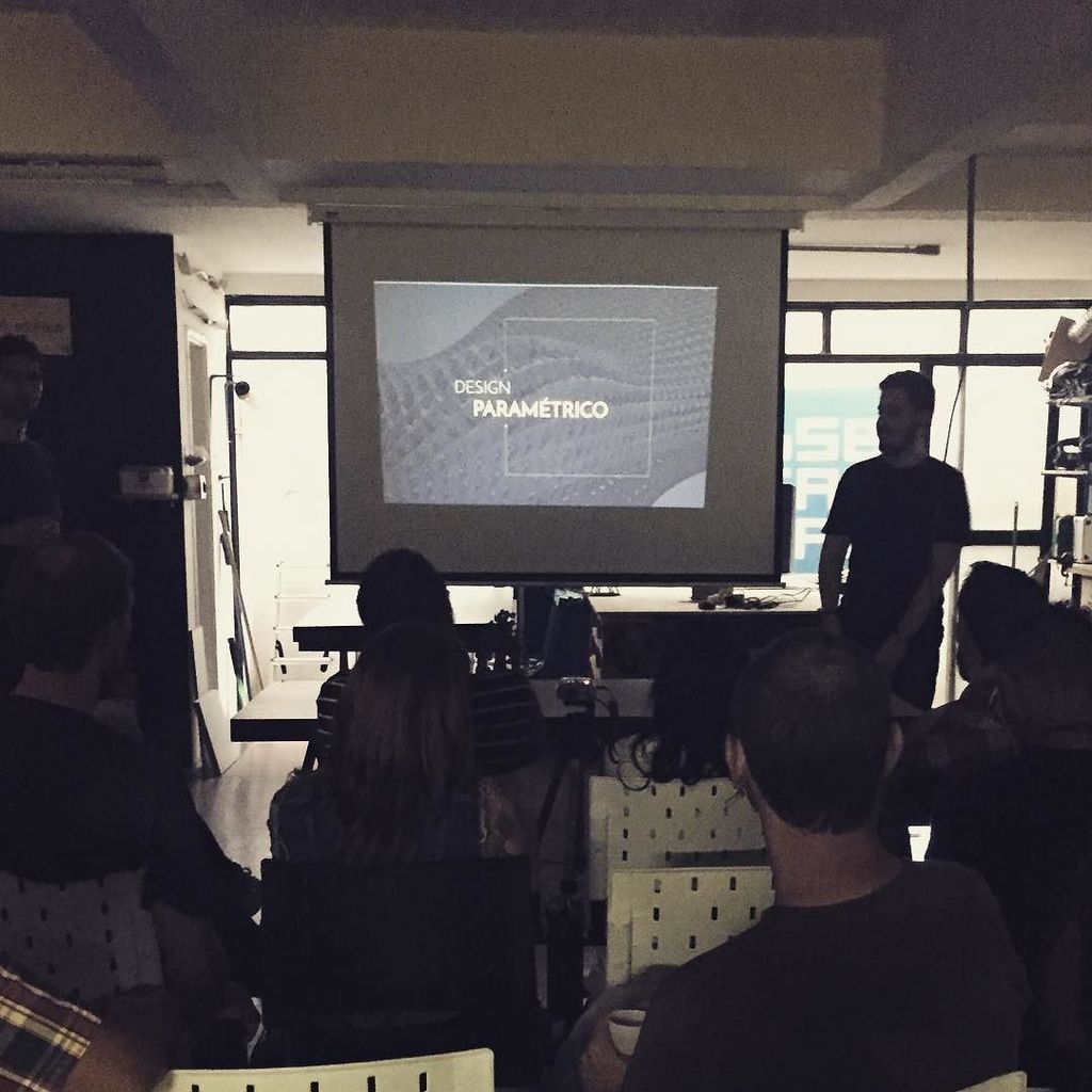 bsbfablab's tweet image. Open day - design paramétrico ! 💥💥 #design #brasilia #fablabs ift.tt/1QyVhBf