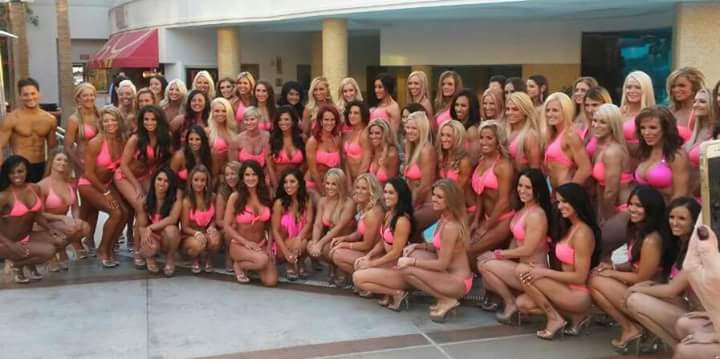 MissNancyBell's tweet photo. Savage Girls at the Fitness America Weekend in Las Vegas! #FitnessAmericaWeekend2015 #PerfectlyPrepared https://t.co/mdt6pSfqwl