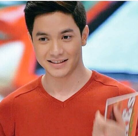 MaidenHeaven11's tweet photo. Your kind heart complements your good looks. An innocent, angelic face.
@aldenrichards02 #ALDUBSumptuousLunch https://t.co/Z8kyRJbFFC