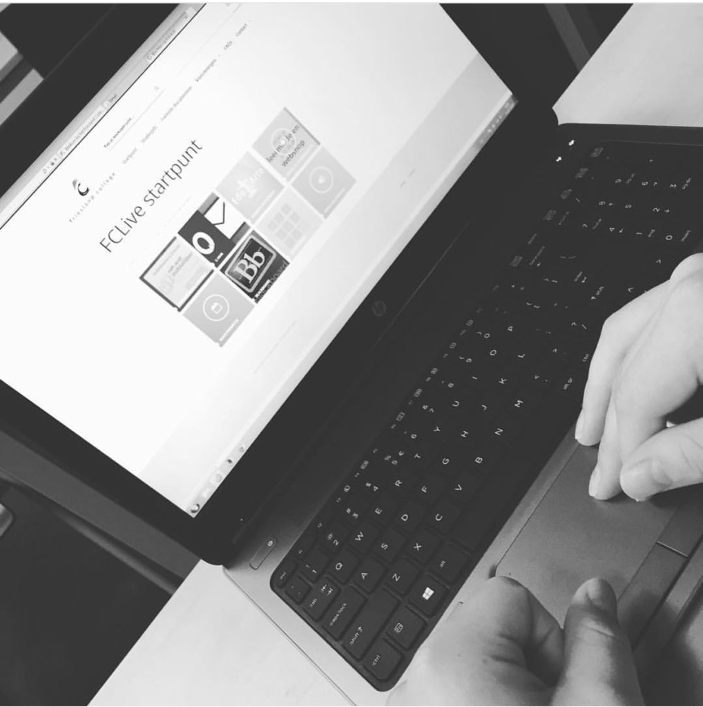 SRCIOS's tweet photo. Een inspirerend gesprek gehad over digitalisering in ons onderwijs #IInspire #samen #praktijkroute https://t.co/SjVBlV7t8r