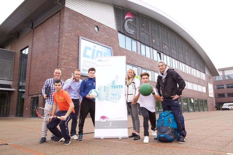 SRCIOS's tweet photo. Een inspirerend gesprek gehad over digitalisering in ons onderwijs #IInspire #samen #praktijkroute https://t.co/SjVBlV7t8r