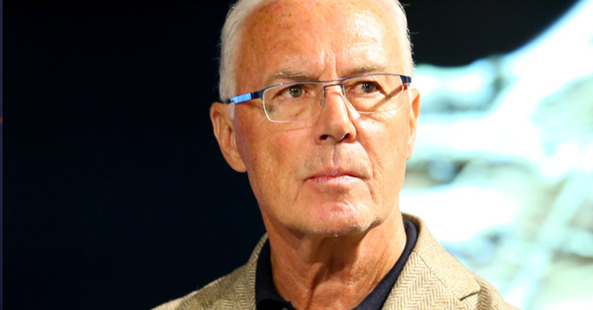 SPORT1's tweet photo. Er unterschreibt alles, wenn er jemandem vertraut. Ernsthaft ?! #Beckenbauer #WMGate https://t.co/X8bCUisCoo https://t.co/roJJN91ZNf