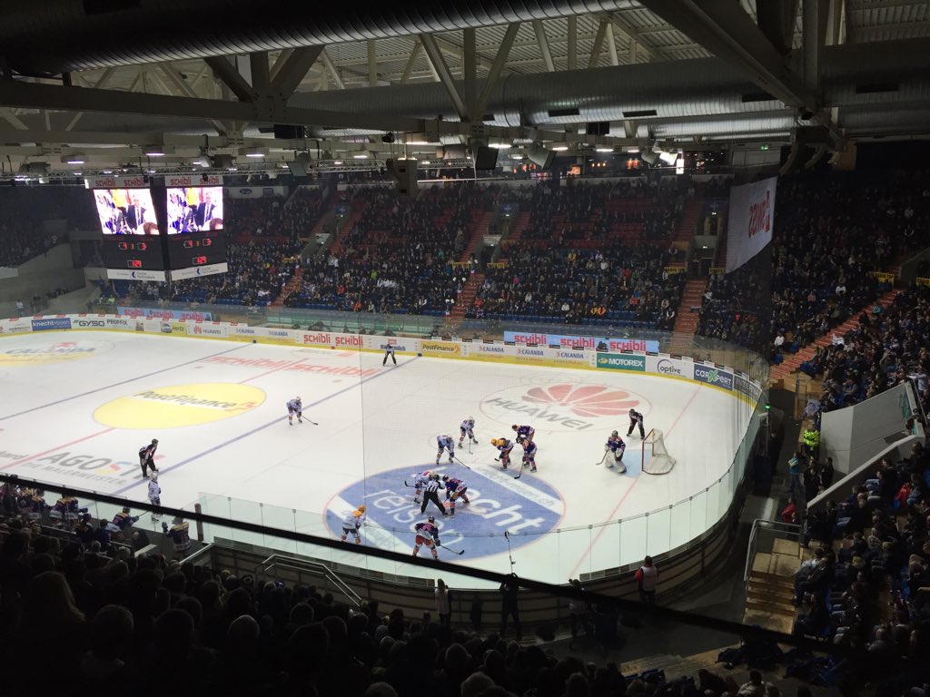 EHC_Kloten_1934's tweet photo. SIIIIIEEEGGG! Die Flyers gewinnen das 196. Zürcher Derby mit 4:3!!! #klotenflyers #KFZSC https://t.co/ZJZCIiaPX1