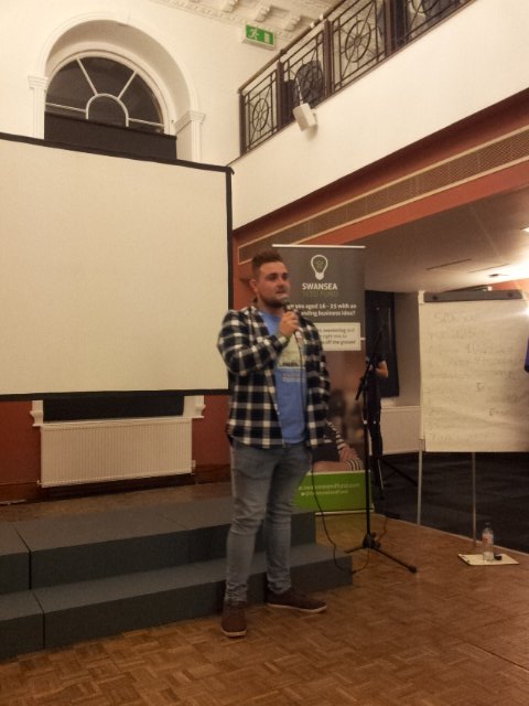 SwanseaSw's tweet photo. Luke pitching a car parking app #sws2015 https://t.co/h4Cxmo71DN