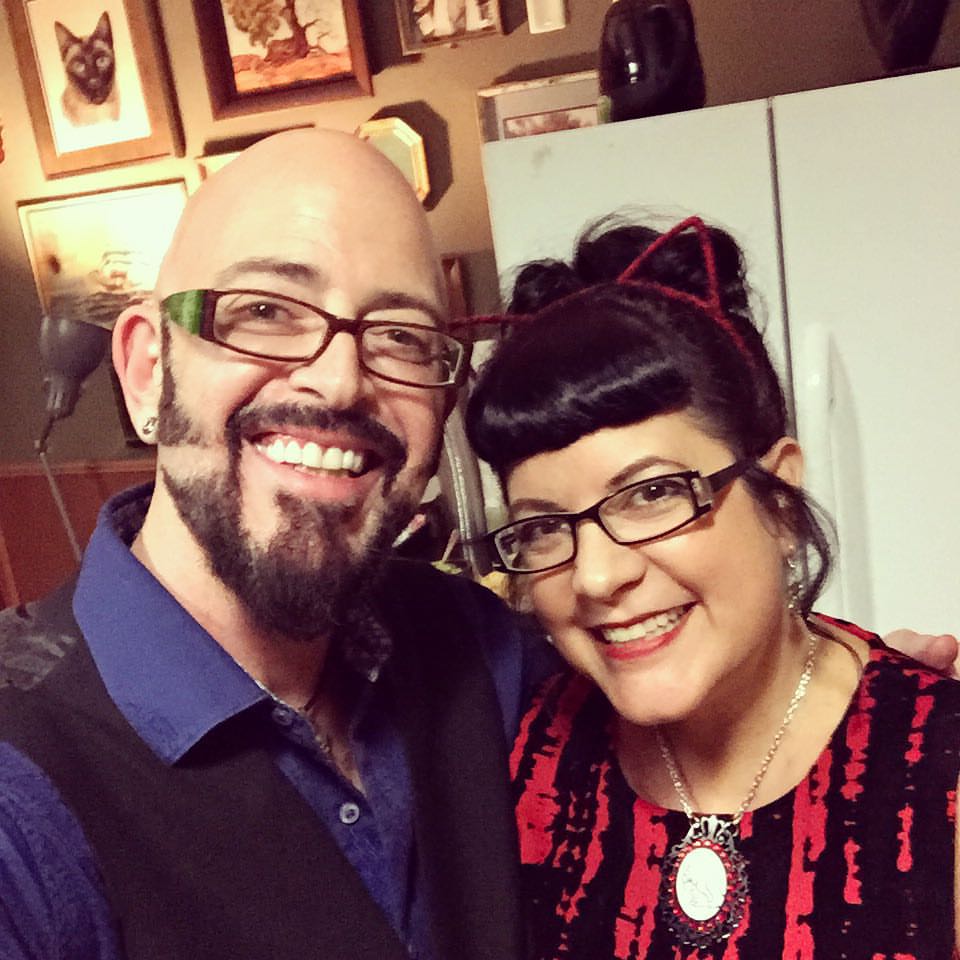 JacksonGalaxy's tweet image. w/ @hauspanther, #CatifyToSatisfy coauthor :) 2NITE -&amp;gt; #ATX &amp;lt;- buff.ly/1RZQdUb @BookPeople #TeamCatMojo