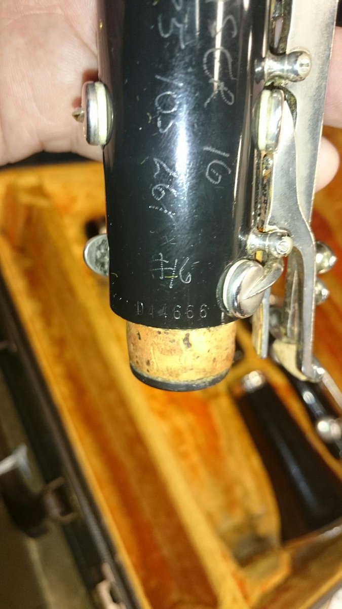 MusicTechYYZ's tweet image. Hmmm, I hope this clarinet doesn't give us trouble.  #DevilsHorn #666 Have a wonderful weekend everyone.  --Jay