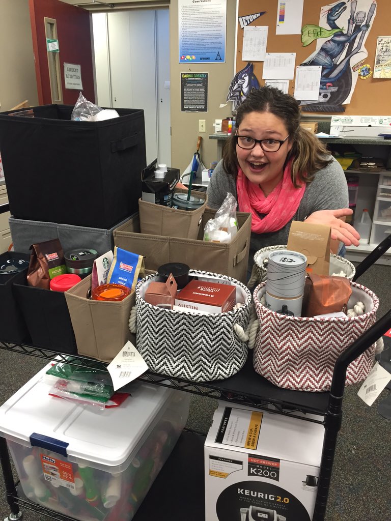 EtownSweet's tweet photo. We got a "latte" stuff to be won at bingo tonight! Come on out to the KAV at 9pm for your chance to win! https://t.co/ET12H2KLLG