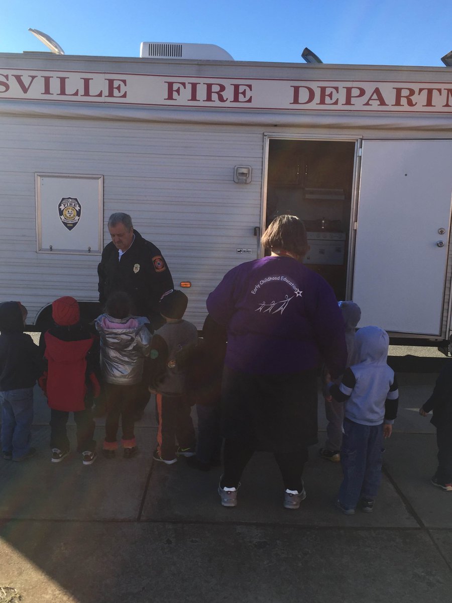 Lincoln_RCS's tweet photo. Thank you OHFD and Fire Marshal T. Curry for spending the day with our students.  They all loved the Smokehouse. https://t.co/zpyPhvB5Td