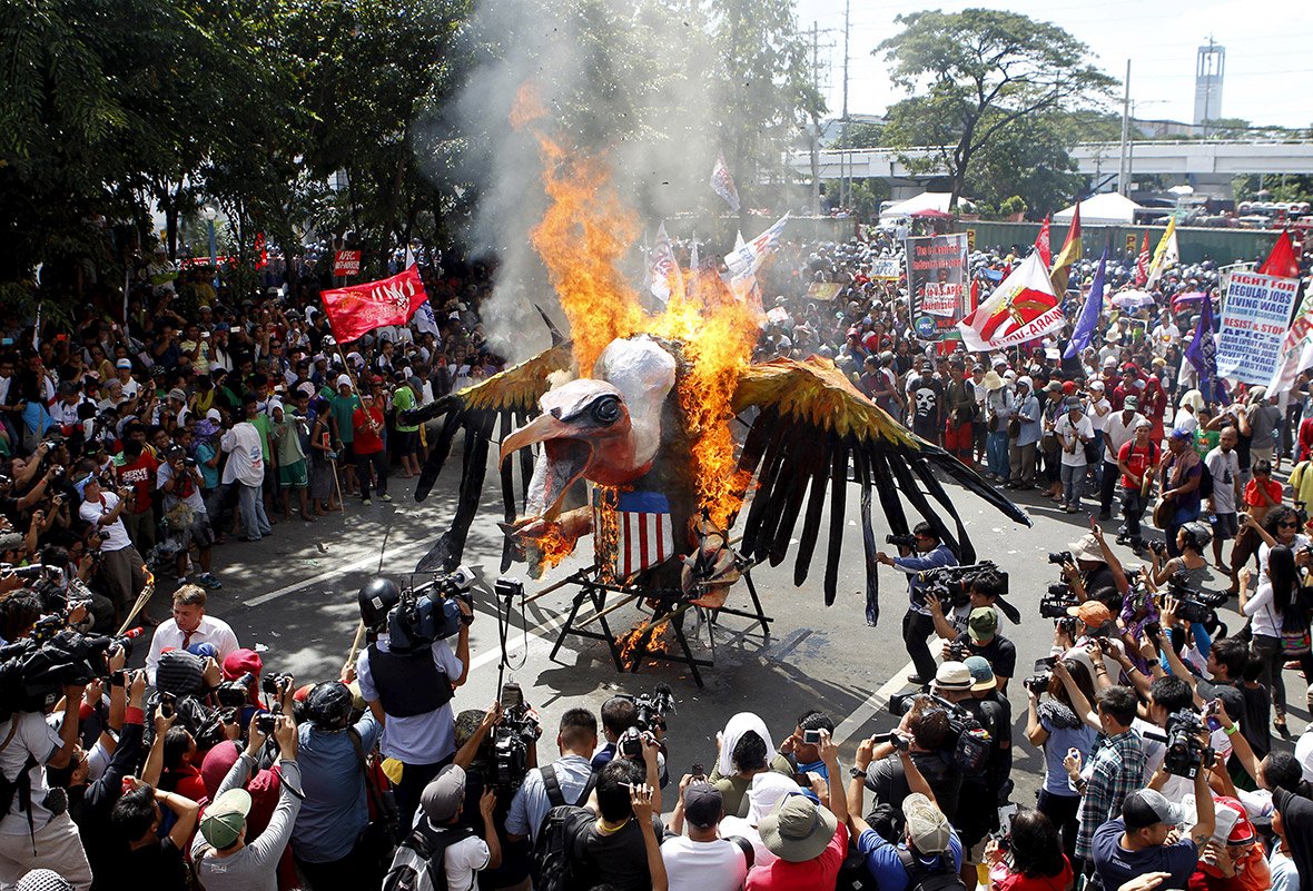 Banyan_Vines's tweet image. APEC benefits the rich and causes poverty and inequality. Manila protesters ibt.uk/A006PtK #ApecSummit2015
