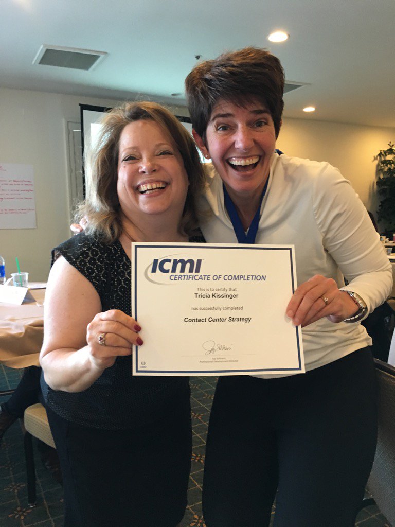TriciaKissinger's tweet photo. I heart @CallCenterICMI #diplomatime #laurarocks #Table6 @rsully https://t.co/u4oRZQt56O
