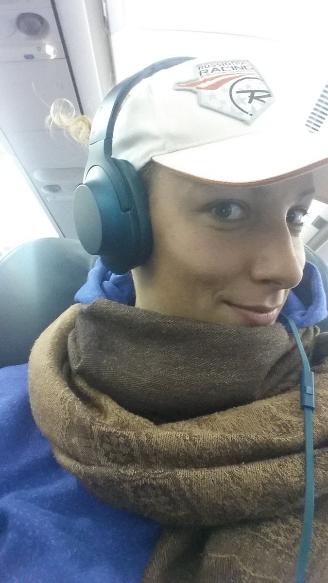 ilkastuhec's tweet photo. and than we flied.. 😎🎧😍 #sonyslovenia #colourofsound https://t.co/KyPquVeGtx