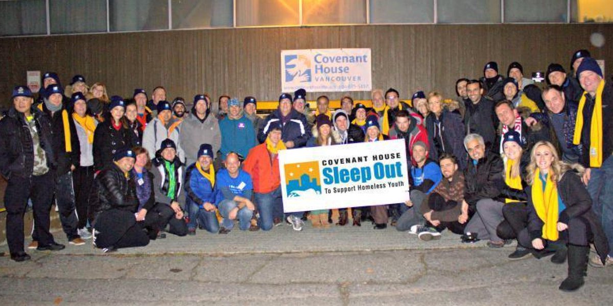 HuffPostCanada's tweet photo. Vancouver VIPs sleep out on the street to raise money for homeless shelter https://t.co/UXS6pgIlFK https://t.co/nXYbl9uVQI