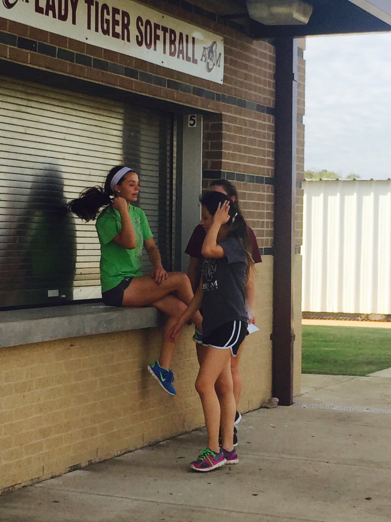 autumn_lance's tweet photo. @amc_softball https://t.co/1EjXyn1XyK
