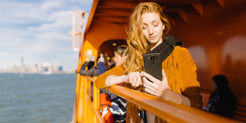 LGUSAMobile's tweet photo. Follow and retweet to enter to win a new #LGV10. Ends 11/25. Rules: https://t.co/8Xrs7zdeyN #LGV10Sweepstakes https://t.co/BmWzlwhGrJ
