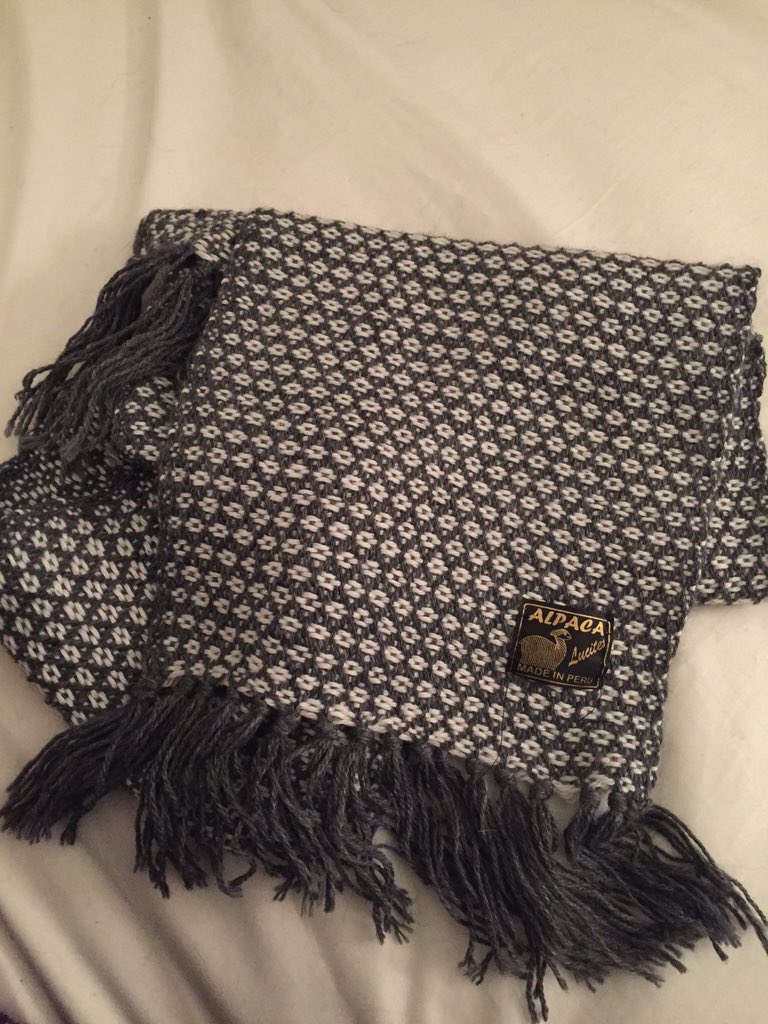 _jessicadennis's tweet photo. Love my scarf from the @PeruDreckly team. Such a nice gift ☺️ https://t.co/9WrlRBWbKe