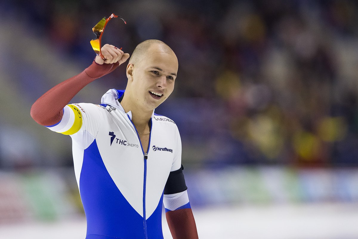 NOSsport's tweet photo. Wereldrecord! Voor het eerst in de geschiedenis rijdt iemand onder de 34 sec. Pavel Koelizjnikov noteert 33,98. https://t.co/kzcnEjmpL8