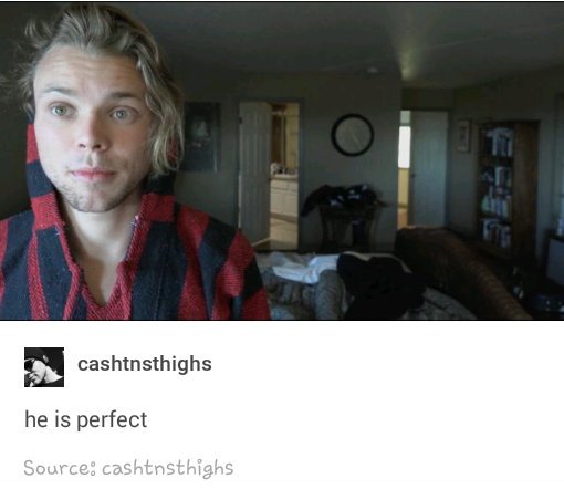 5SOSTumblrx's tweet image. Ashton is so beautiful #MTVStars 5SOS