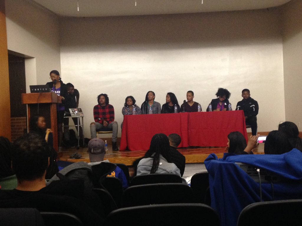 GrassrootDC's tweet photo. TGP Head Coach Rori Nalls on the panel "Breaking the Stigma in the Black Community" #stigma2015 https://t.co/kpnFX5jQZ9