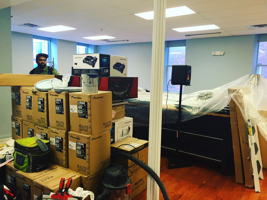 dj_dazzler's tweet photo. Things coming together for the newest baby of @ScratchDJAcdmy @ScratchPhilly. #scratchphilly https://t.co/WaVvXSMG9z