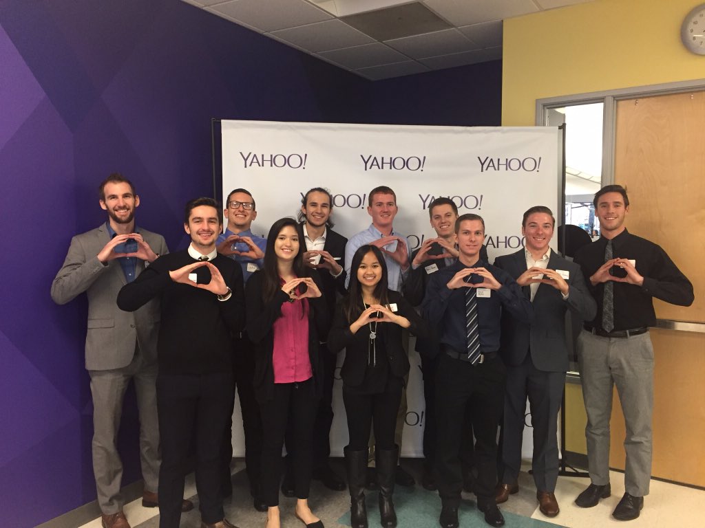 FounderEmily_'s tweet photo. Stop 2 = complete! Thanks for having us @Yahoo! #AMATakesPDX @UOAMA https://t.co/hIBSQ6Eoao
