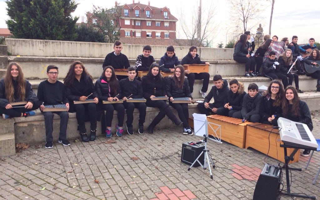 SofiaCeo's tweet photo. Jornada de Sensibilización Musical. Un trabajo excelente chic@s. #nosimportalamusica https://t.co/u1qmQ4KV6d