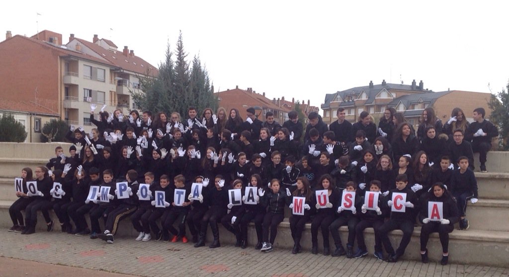 SofiaCeo's tweet photo. En La Virgen del Camino #nos importa la música. Gracias a todos!! https://t.co/gHPrgEitD0