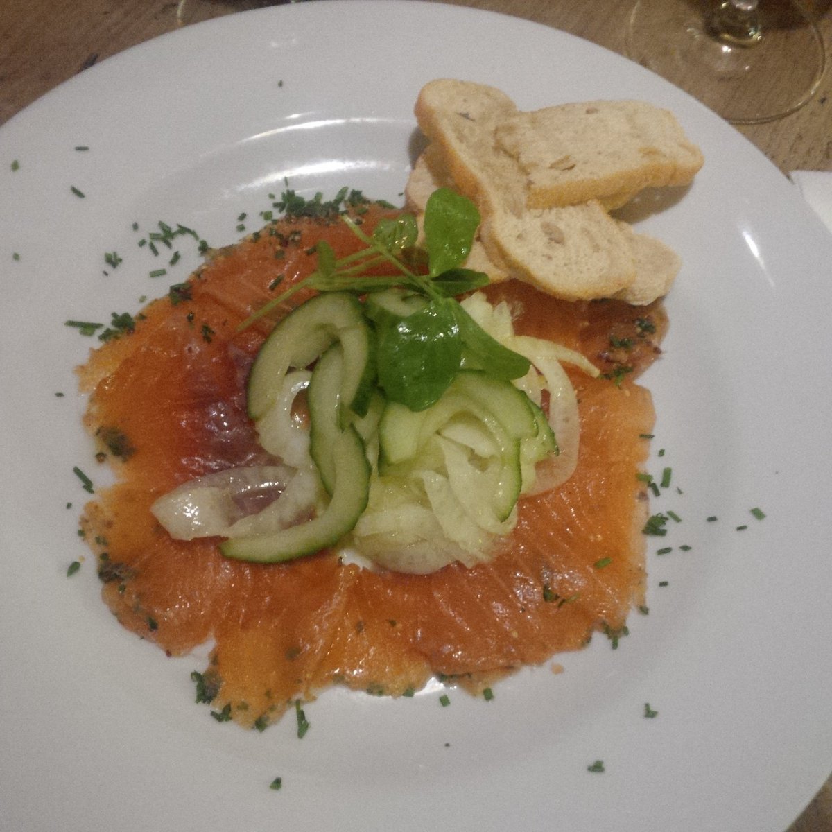 ChilgroveGin's tweet photo. Chilgrove Gin cured gravadlax and another 'George 75' @GeorgeAtBurpham...perfect end to the week! https://t.co/DPH86kVsED