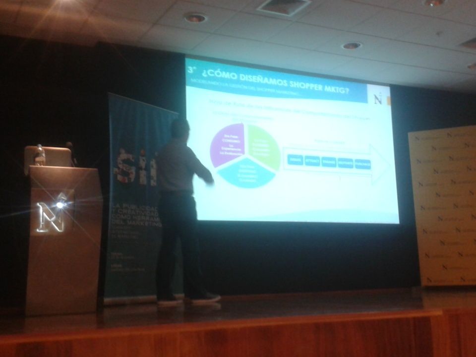 geraldineasalde's tweet photo. Jose Carrera: "La función principal en marketing es captar clientes y retener clientes" @UPN_Oficial #SIM2015 https://t.co/ibBcbRGKkd
