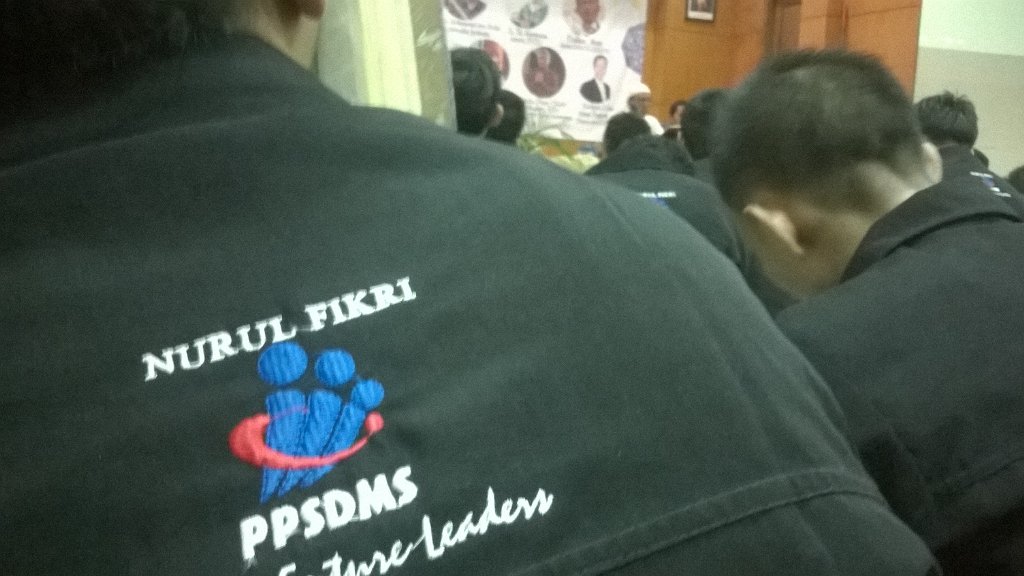 Now sesi KIK oleh ust Musholi#IYLF2015