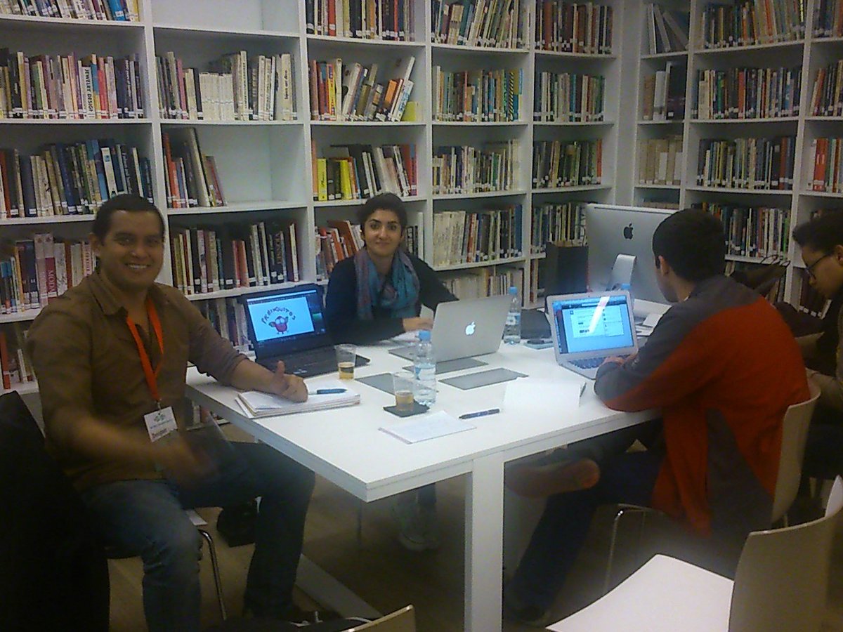 jorgejts1's tweet photo. En el #GSWValencia con mis compañeros https://t.co/AGD0uwXfAN