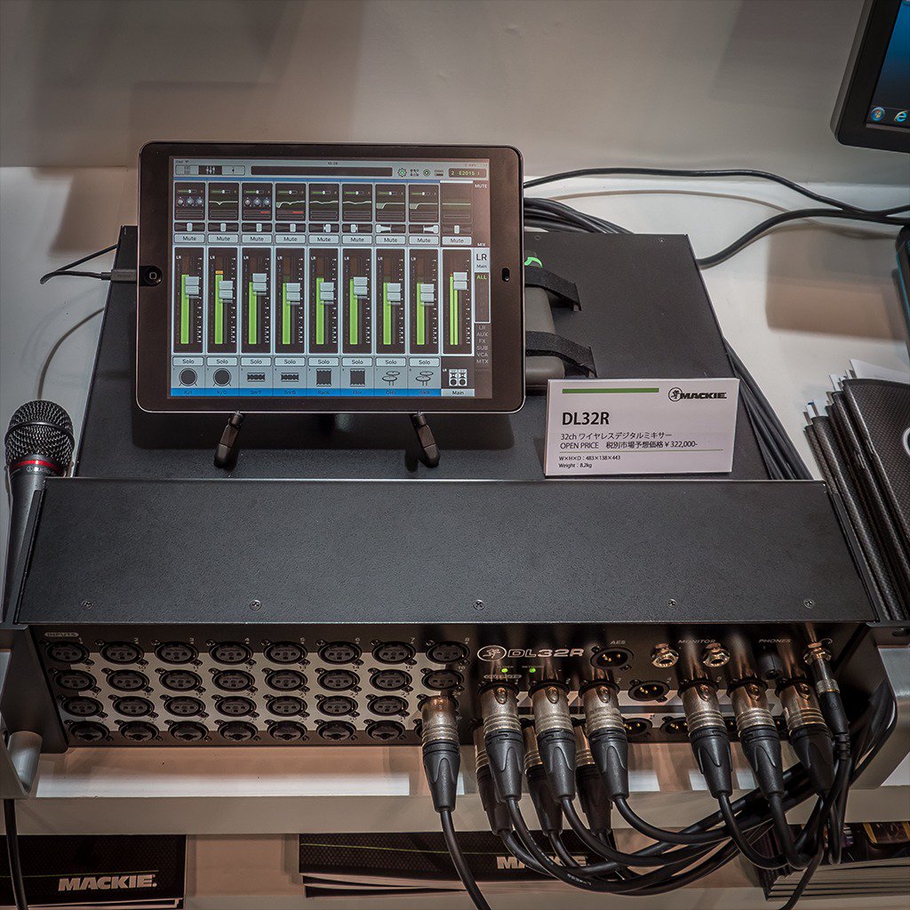 dougajidai2015's tweet photo. 【Inter BEE 2015速報】iPadからフルコントロールできるMICKIEのミキサー「DL32R」。 #InterBEE2015 https://t.co/RnrlfmoCyx