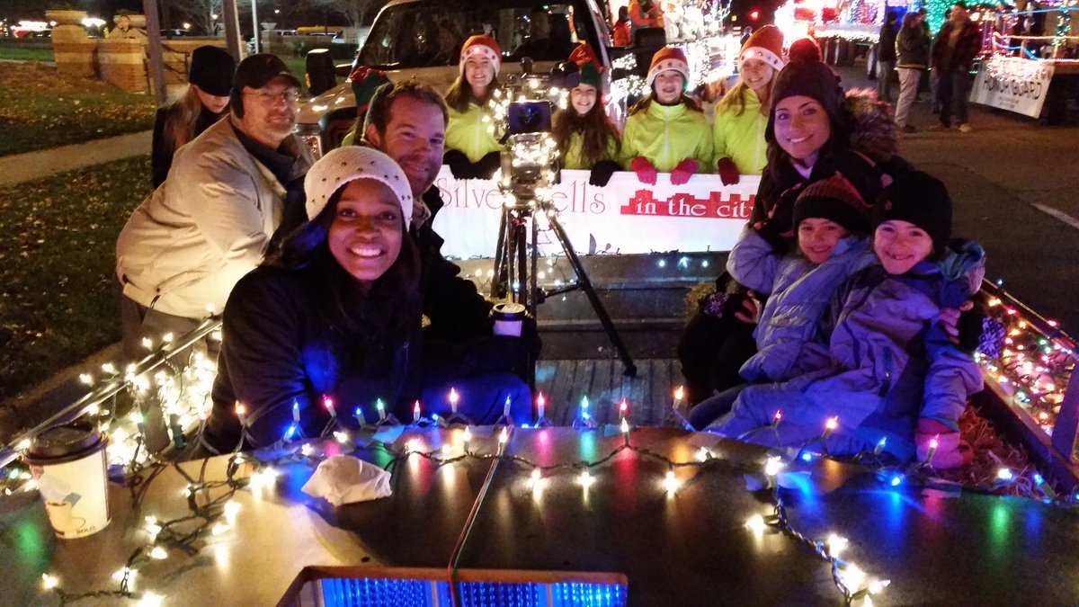 #SilverBells2015  w/ <a href="/lthompsonWLNS/">Lauren Thompson WLNS</a> <a href="/WLNS/">WLNS</a>Mariah <a href="/WLNSJustin/">Justin Kree</a> <a href="/JimGeyerWLNS/">Jim Geyer</a> @WLNS