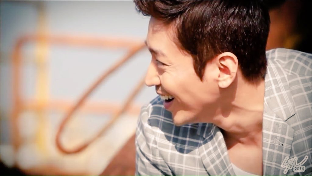 nonstop16m's tweet image. 今朝のベストエリック♡血管！目尻！耳！パーフェクト！！！#shinhwa #ericmun #love #神話 #イケメン #横顔
