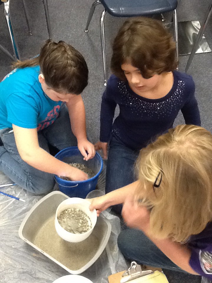 teachkirk's tweet photo. Ps and Ss were paleontologists for the day! #fossilfun #180opportunities @SharpsburgES https://t.co/jWEhgmeDyP