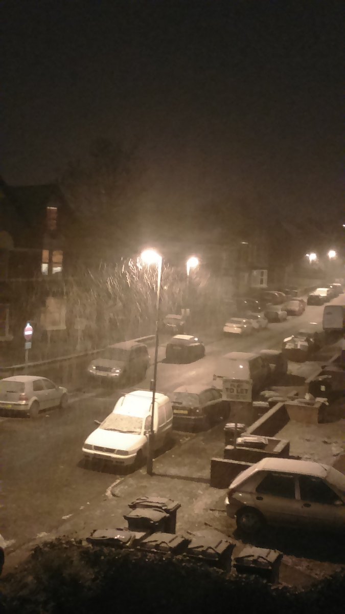 BrummyGirl1's tweet image. Definitely didn't squeal when I saw this... Been very stressed today, and this helped me breathe :) #snow #badcamera