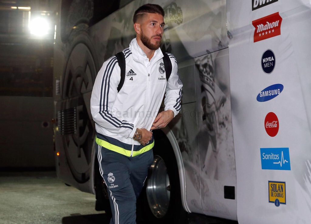 defcentral's tweet photo. Concentración del Real Madrid para #ElClasico | @SergioRamos, @Cristiano, @jamesdrodriguez, @Benzema https://t.co/7clpivh3e2