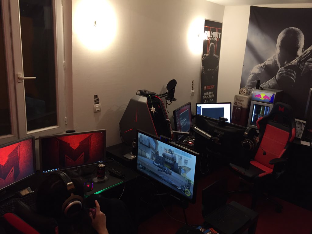 MrLEV12's tweet photo. On est prêt pour demain 10h... 
RDV sur twitch! Abonnez vous ici : 
https://t.co/f0sCeKk8kI https://t.co/AQ5dNKqwIS