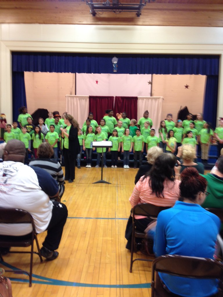 Dulciedavis2's tweet photo. Eakin Chorus #bcs2015 https://t.co/B8Y6kcYfft
