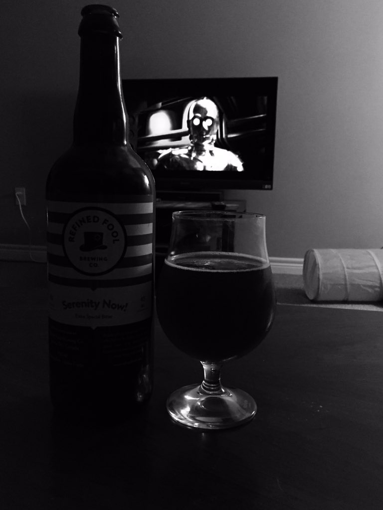 tifflynndunn's tweet photo. Friday night brews from @refinedfool and Star Wars with the little bro and maah boyfrennnnn @acpoirier #DroidTalk https://t.co/LFuhuVimKb